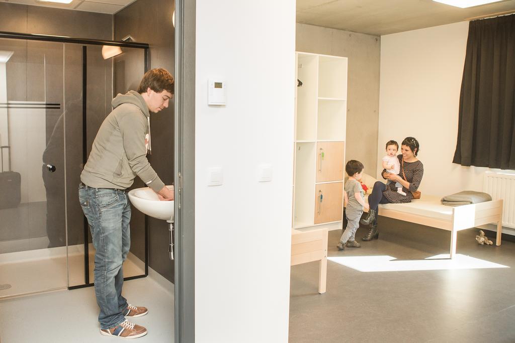 Hostel H Хаселт Стая снимка